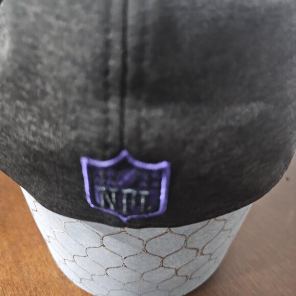 Baltimore Ravens Hat There crest on front - Picture 3 of 6